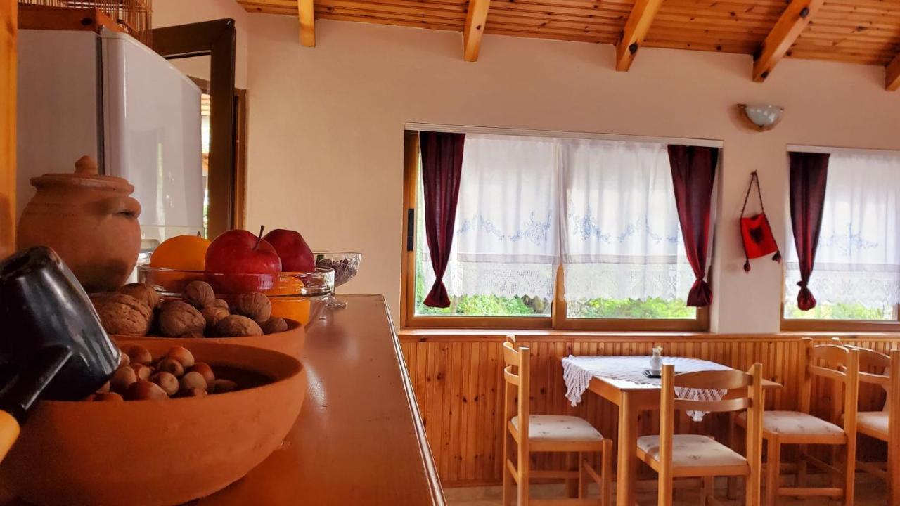 Clockwise Guestrooms Gjirokastër Exterior foto